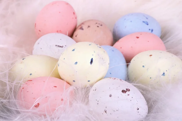 Яйця в пастельних тонах — стокове фото