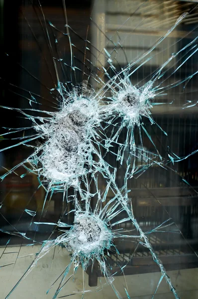 Smashed window — Stock Photo, Image