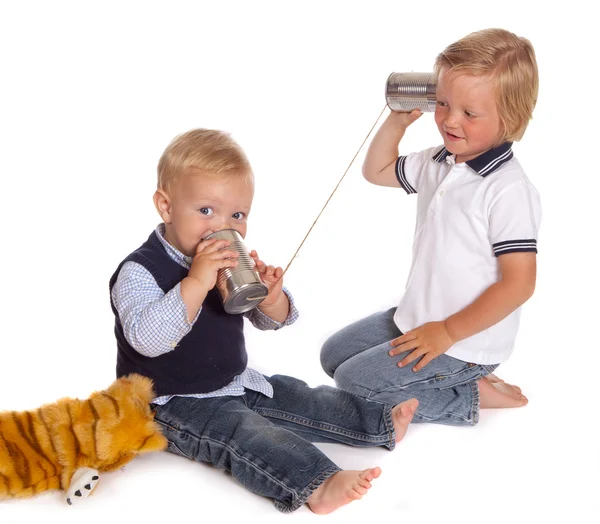 Αγόρια στο τηλέφωνο — Φωτογραφία Αρχείου