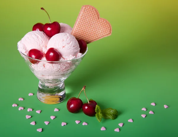 Summer ice cream — Stock Photo, Image