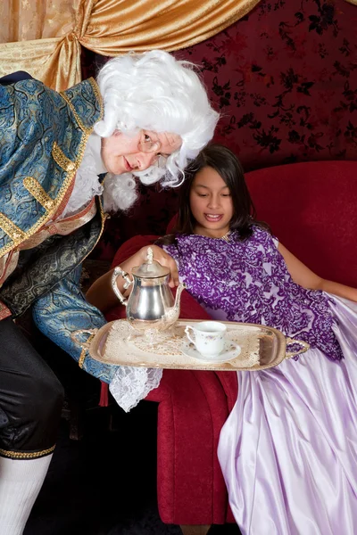 Подача чаю для леді — стокове фото