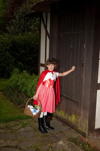 Little red riding hood arriving — Stock Photo, Image