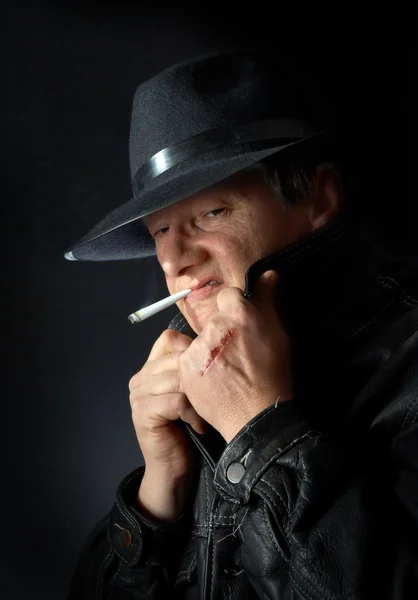Fumar mafia cara — Fotografia de Stock