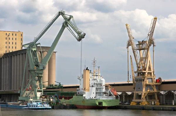 Mobile crane in Antwerp port — Stock Photo, Image