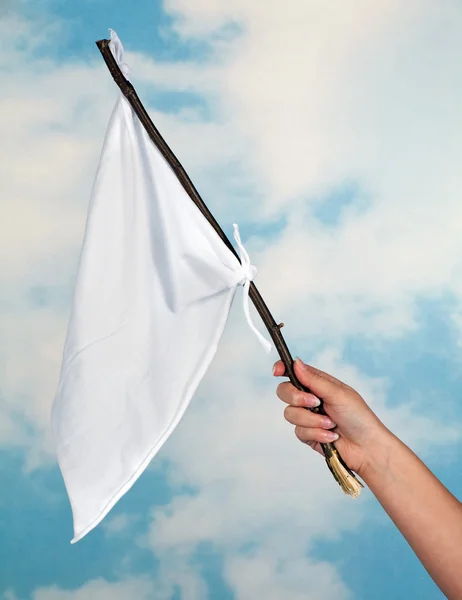 Acenando uma bandeira branca — Fotografia de Stock