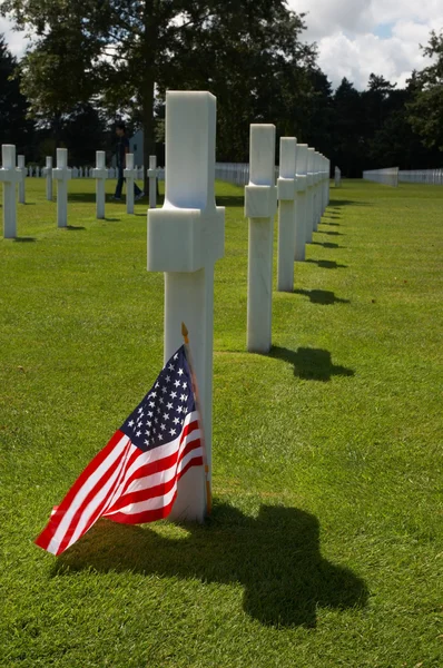 Bayrak ve mezar — Stok fotoğraf
