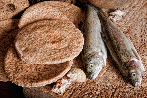 Five loaves of bread and two fish — Stock Photo, Image
