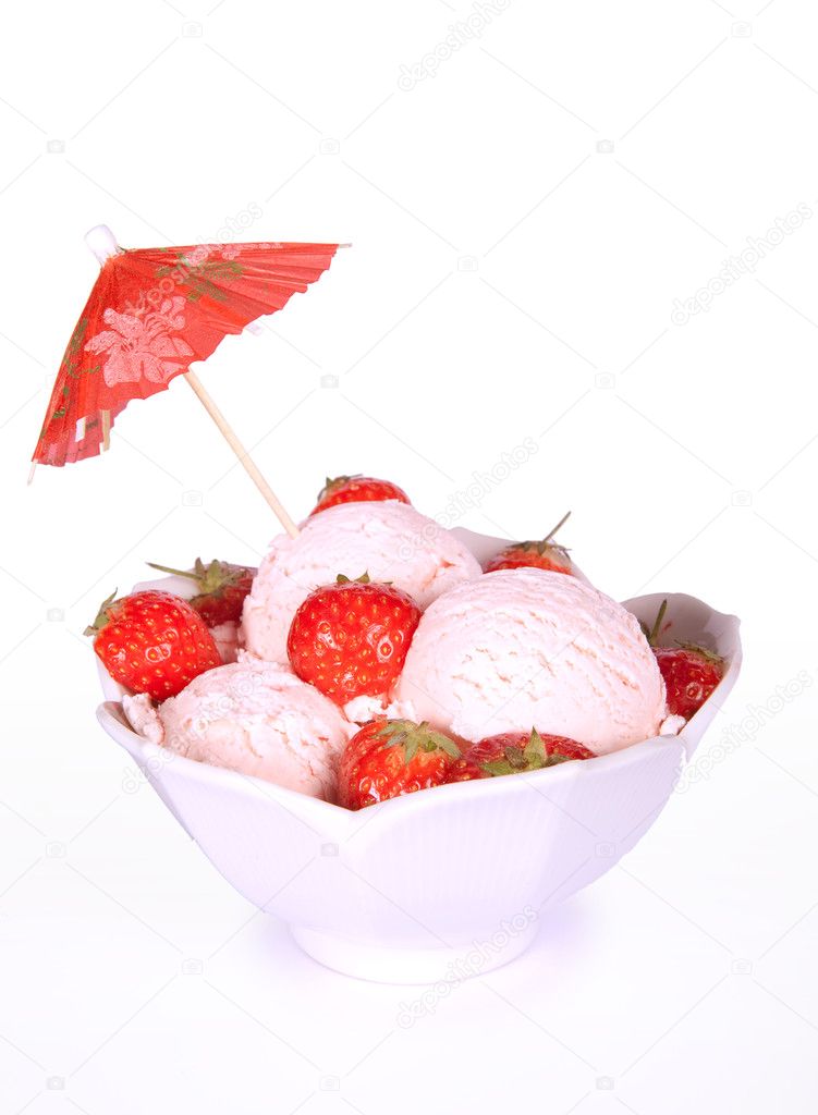 Strawberry sundae