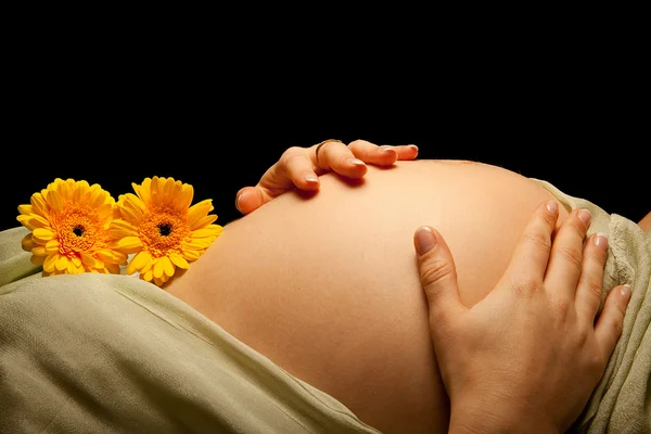 Цветы для беременной матери — стоковое фото