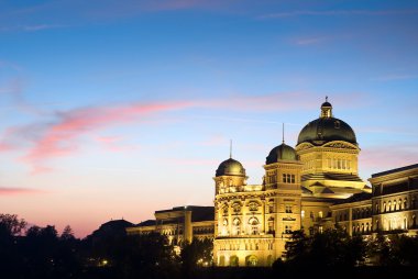 Federal Palace of Switzerland at night