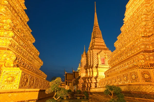 Wat Pho en Bangkok después del atardecer — Foto de Stock