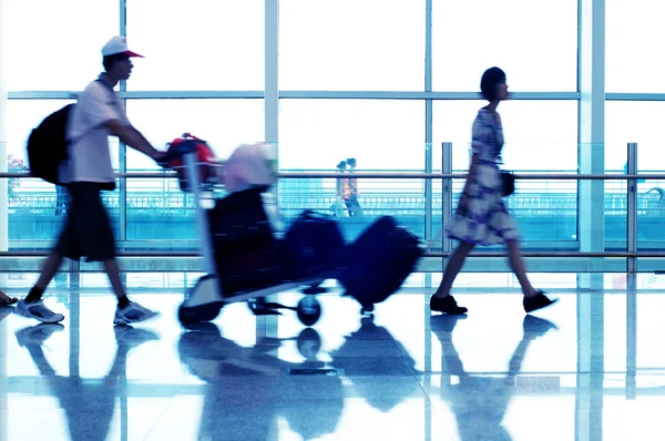 Επιβάτες στη Σαγκάη διεθνές αεροδρόμιο pudong — Φωτογραφία Αρχείου