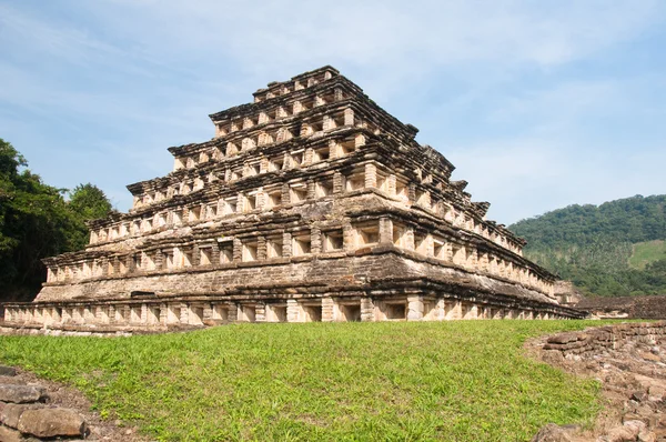 벽 감의 피라미드 el tajin (멕시코) — Stockfoto