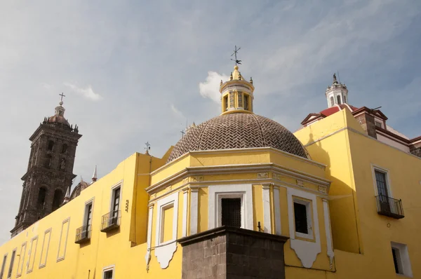 Задняя часть собора Пуэбла, Мексика — стоковое фото