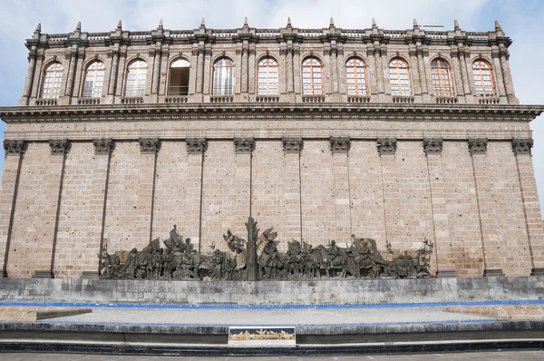 Degollado Theater i fryz z założycieli Guadalajara (Meksyk) — Zdjęcie stockowe
