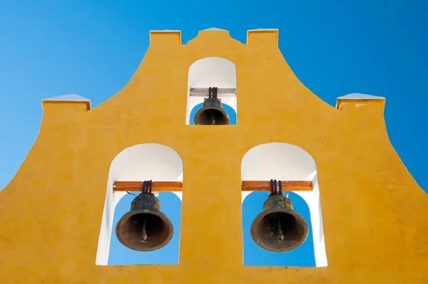 Типичная колокольня в Кампече (Мексика) ) — стоковое фото