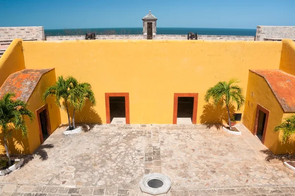 Indre gårdhave i San Miguel Fort, Campeche (Mexico ) - Stock-foto