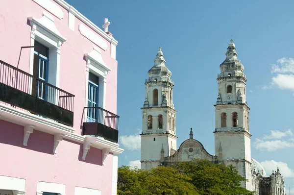 Colonial architecture in Campeche Mexico — Stock Photo, Image