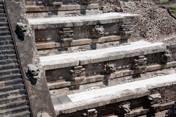 Храм Кецалькоатля Теотіуакан (Мексика) — стокове фото