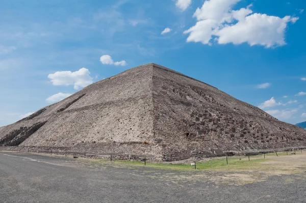 Пирамида Солнца, Теотиуакан (Мексика) ) — стоковое фото