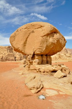 mantar taş, wadi rum (Ürdün)