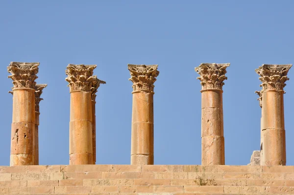 Colunas de Templo de Ártemis, Jerash (Jordânia ) — Fotografia de Stock
