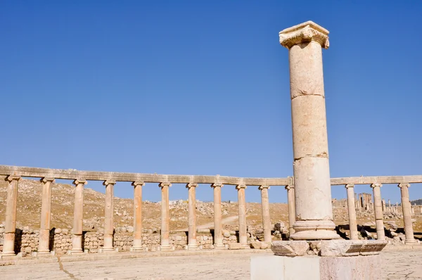 Oval Plaza em ruínas Jerash (Jordânia ) — Fotografia de Stock