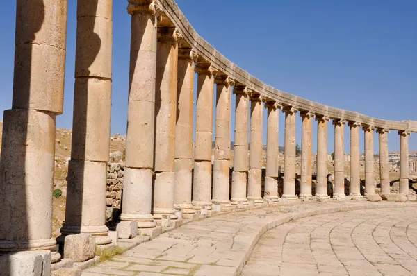 Oval Plaza em ruínas Jerash (Jordânia ) — Fotografia de Stock