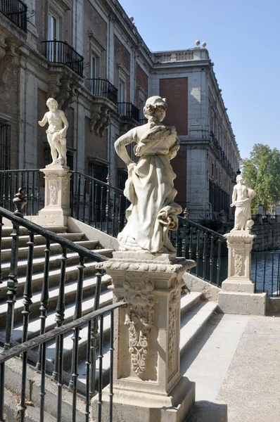 Sochy na královský palác v Aranjuezu (Madrid) — Stock fotografie