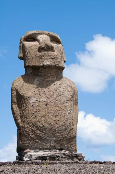 Moai på aggregatet tongariki (Påskön, chile) — Stockfoto