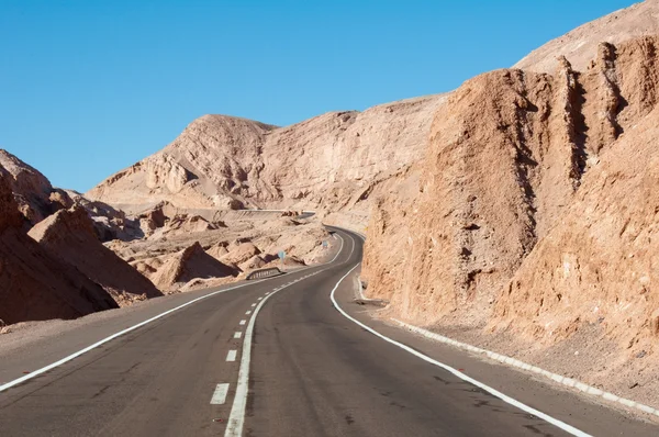Δρόμο στην έρημο της Ατακάμα, Χιλή — Φωτογραφία Αρχείου