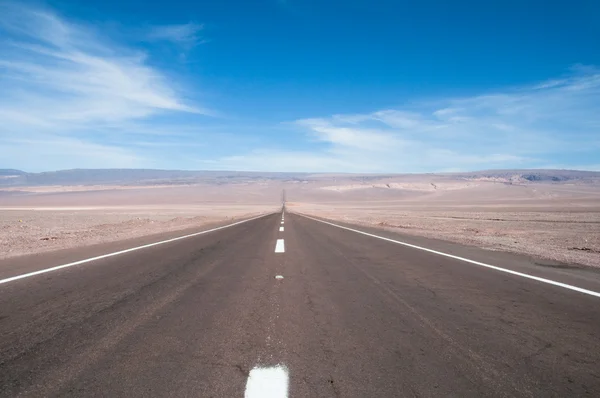 Route dans le désert d'Atacama, Chili — Photo