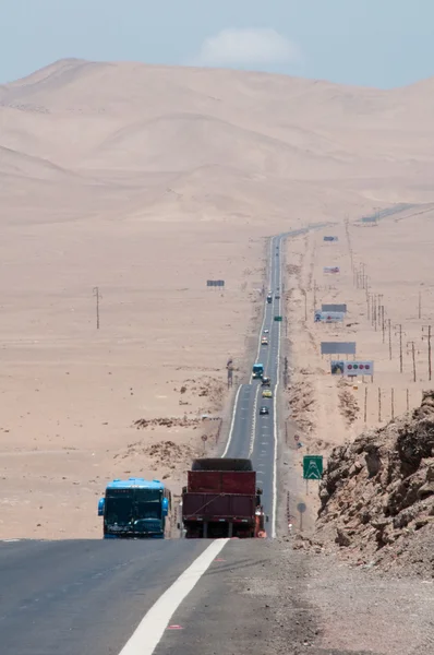 Drogi przez pustynię, chile — Zdjęcie stockowe