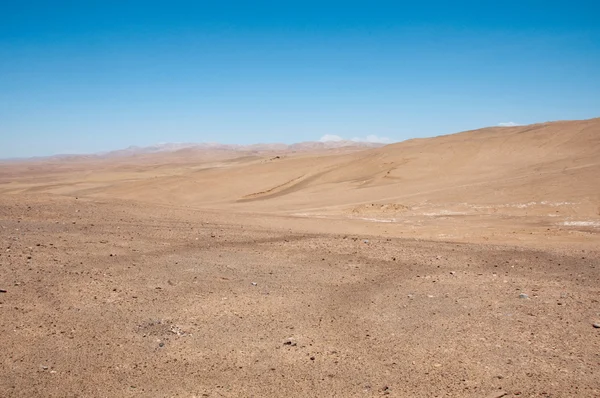 Пустыня рядом с Икике, на севере Чили — стоковое фото