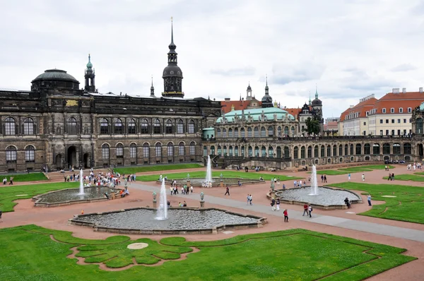 Дворец Цвингера, Дрезден в Германии — стоковое фото