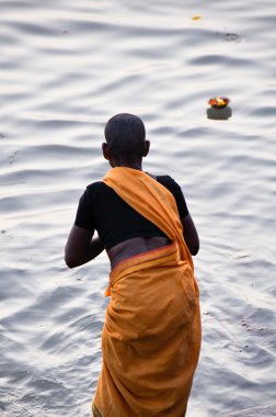 Varanasi (Hindistan ghats, dua sadhu)