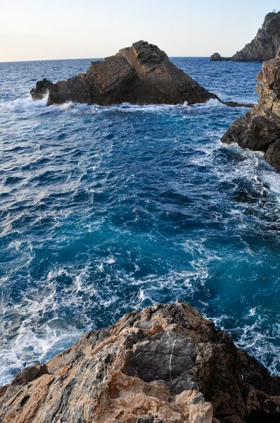 Klify, wyspa ibiza (Hiszpania) — Zdjęcie stockowe