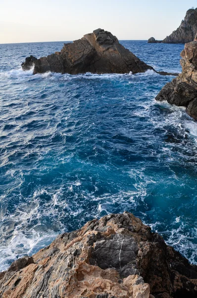 Acantilados, isla de Ibiza (España) ) — Foto de Stock