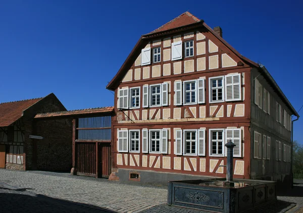 Oud huis in Europa — Stockfoto