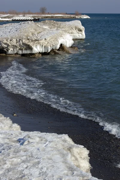 Buz shore — Stok fotoğraf
