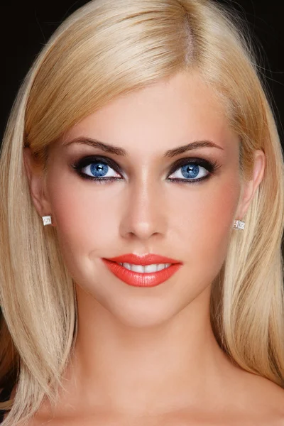 Blonde schoonheid — Stockfoto