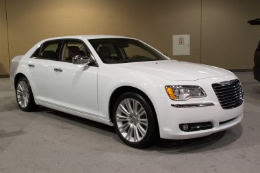 2012 Chrysler 300 Limited clipart