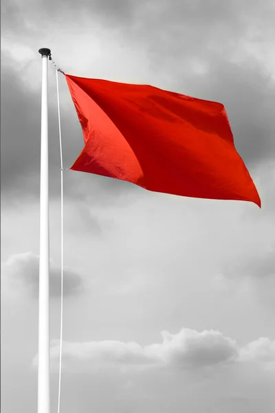 Bandera roja de advertencia —  Fotos de Stock