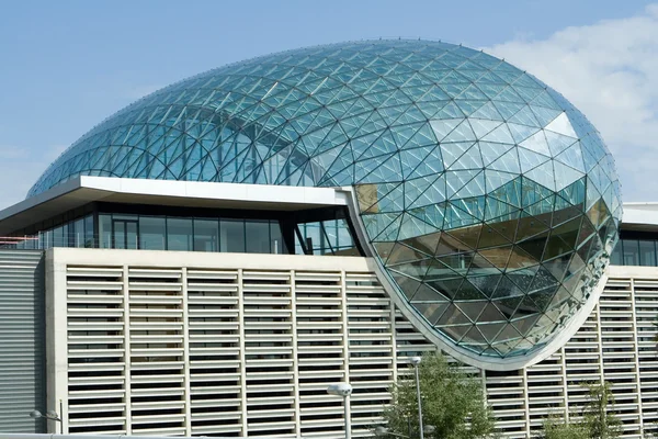 Feria 瓦伦西亚玻璃圆顶建筑在巴伦西亚，西班牙. — 图库照片