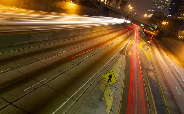 高速道路交通上の角度時間の経過 ロイヤリティフリーのストック写真