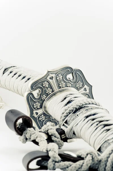 Самурайський меч на білому тлі — стокове фото