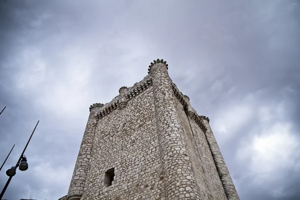 Torijas Castle in Spain , defense tower — Stock Photo, Image