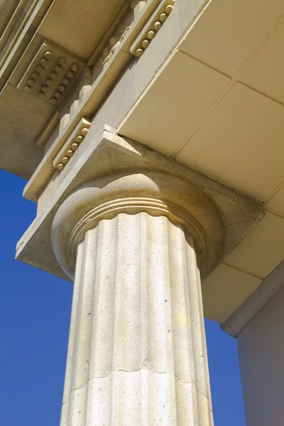 Gros plan des colonnes classiques — Photo