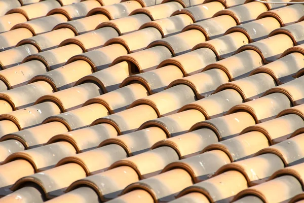 Nuevos azulejos del techo de cerca detalle —  Fotos de Stock