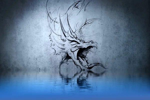 Tatuaggio del drago medievale su parete blu con riflessi d'acqua — Foto Stock